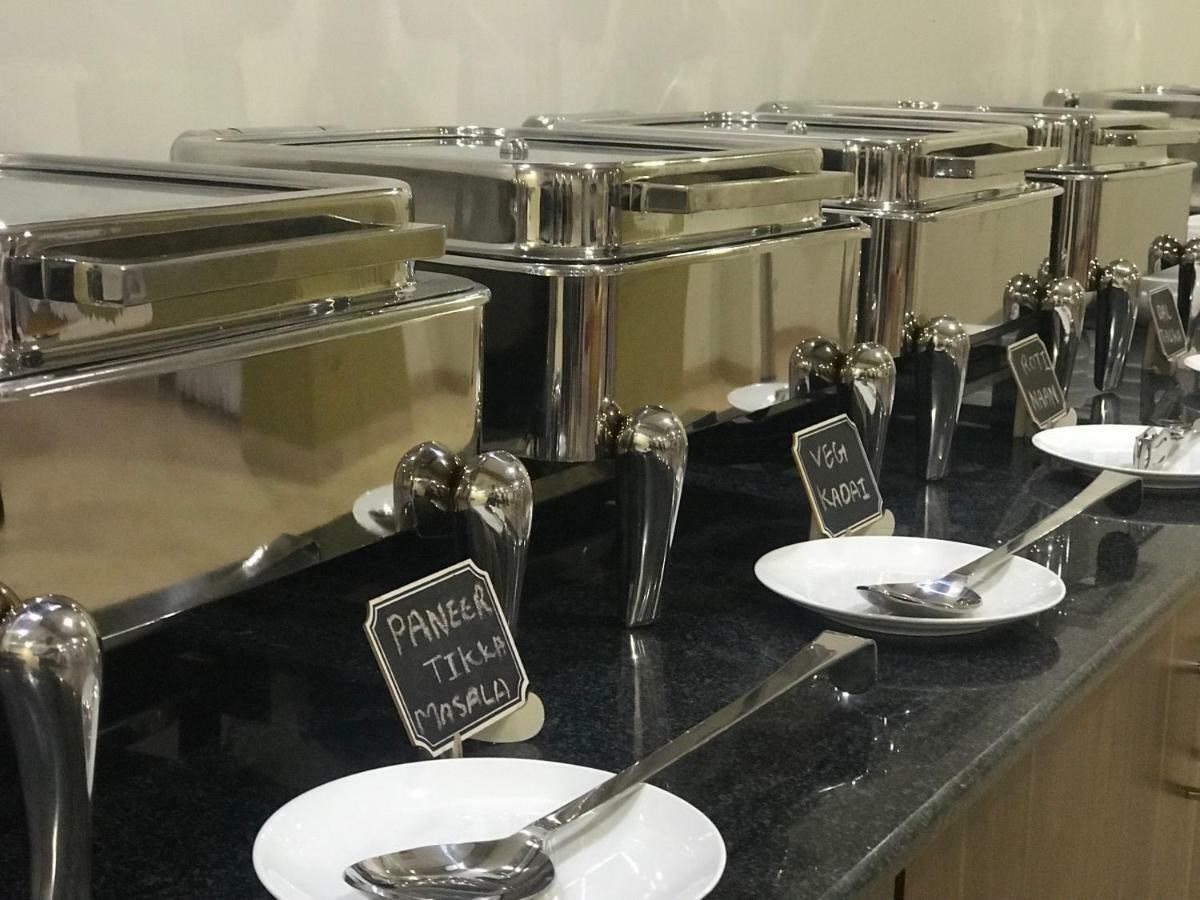Kyriad Hotel Solapur By Othpl Exterior foto